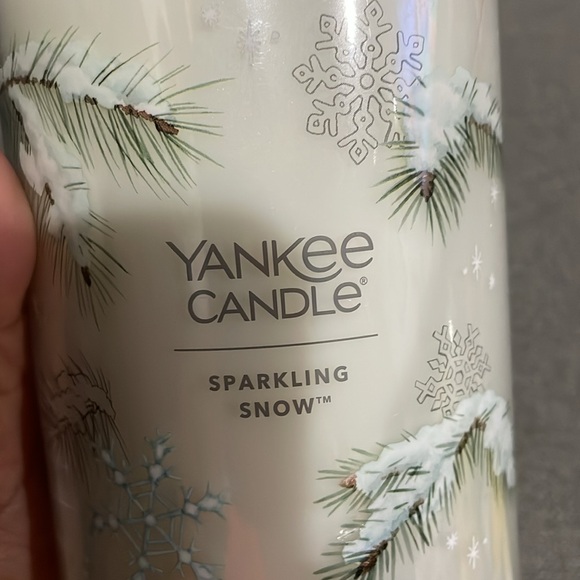Yankee Candle Sparkling Snow 20 Oz - Picture 8 of 8